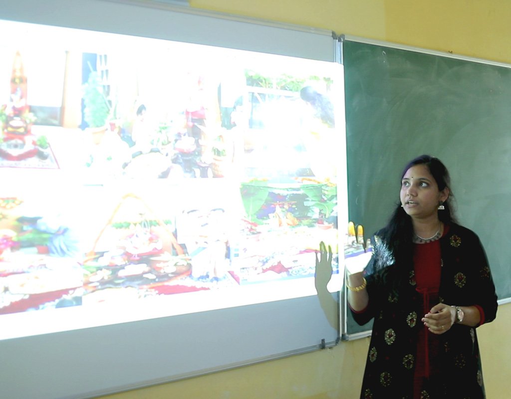 SMART/E-CLASSROOMS
